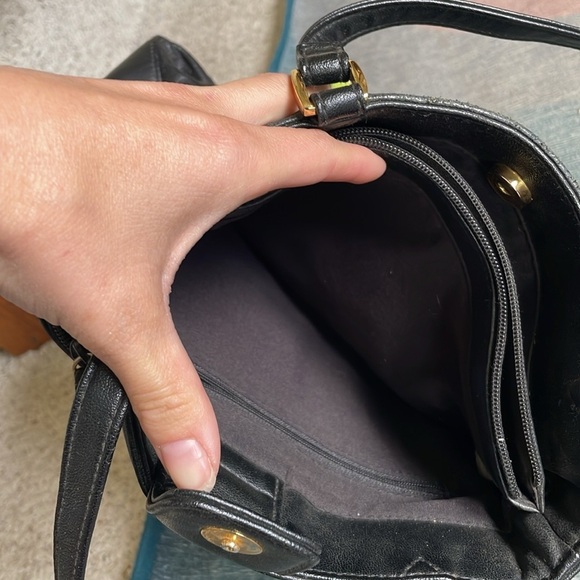 Elegant 90S Black Leather Shoulder Bag - Picture 6 of 13